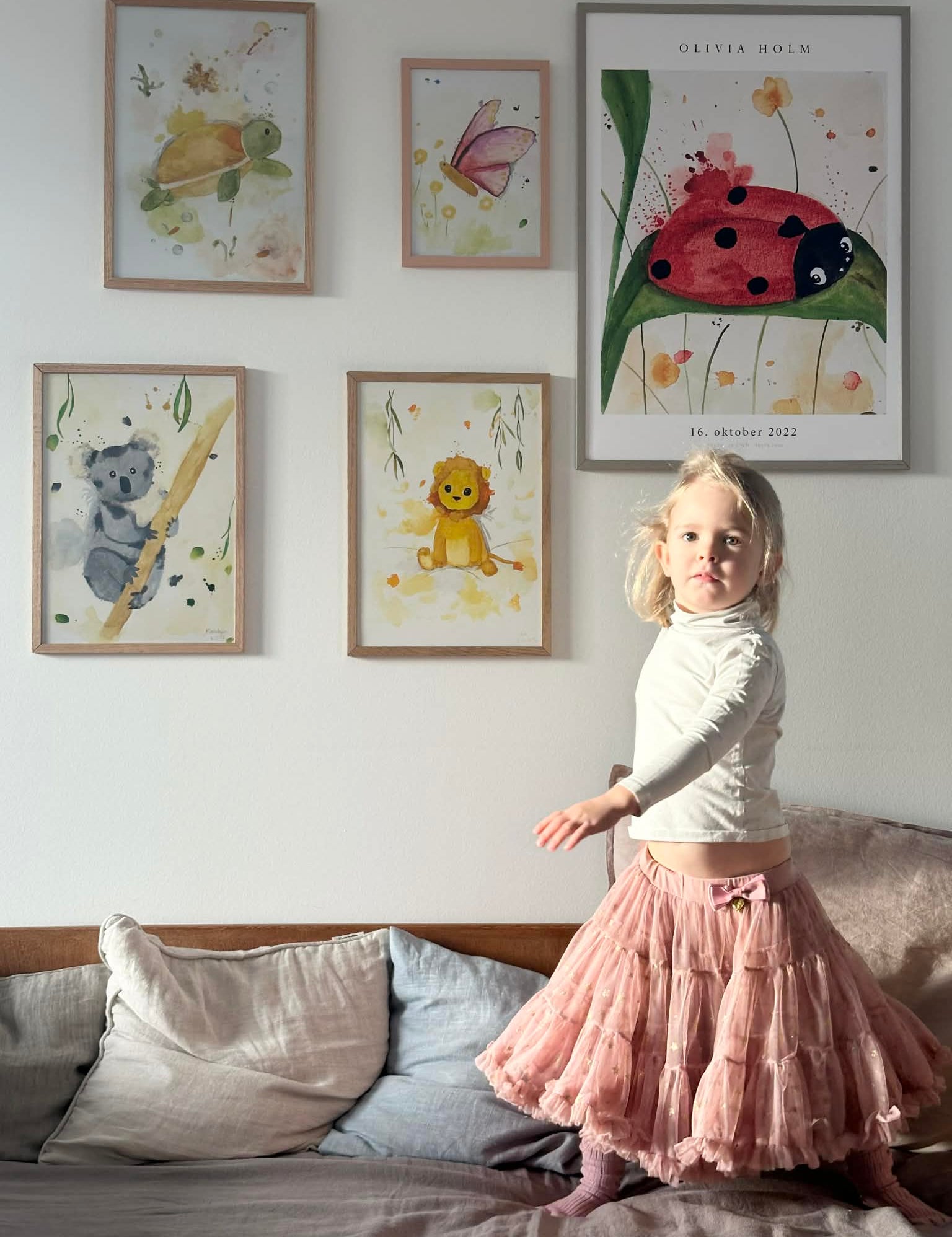 Minimalistisk vs. legende børneværelse – hvilken stil passer bedst?