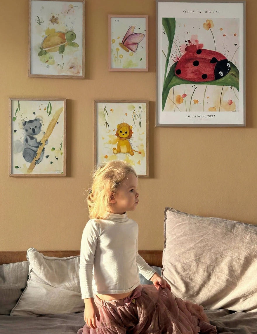 En farverig plakatvæg